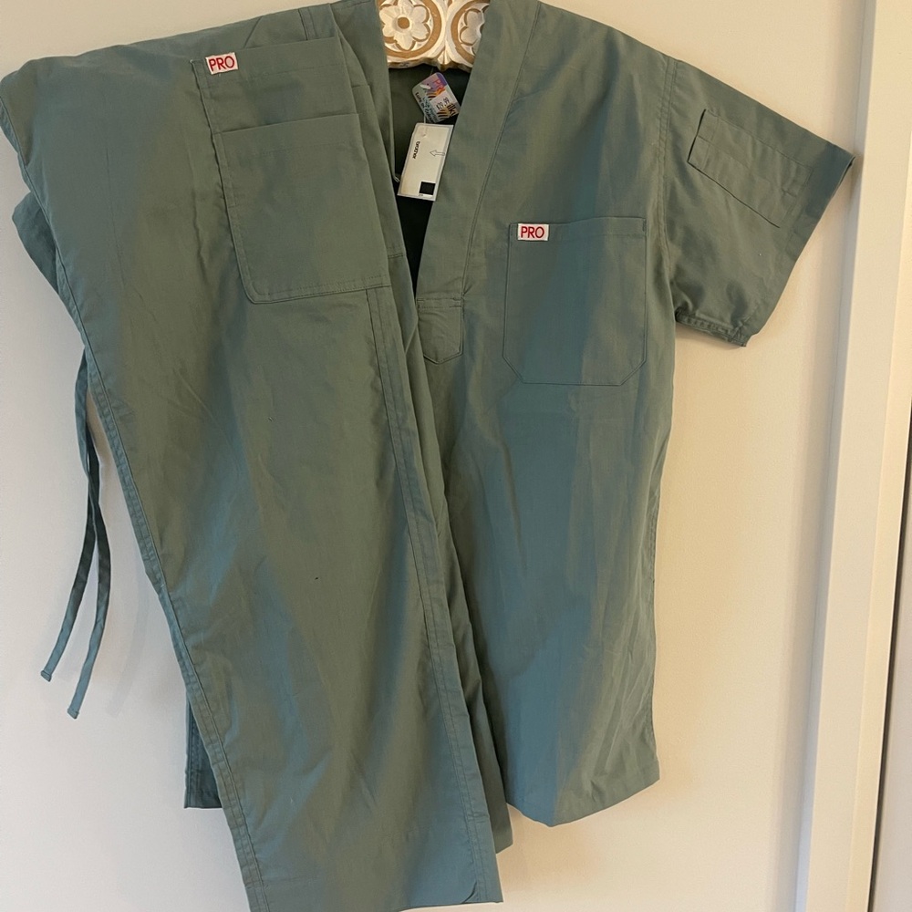PRO Green Scrub Set
